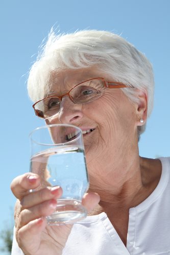 Helping Seniors Stay Hydrated: It's Important!